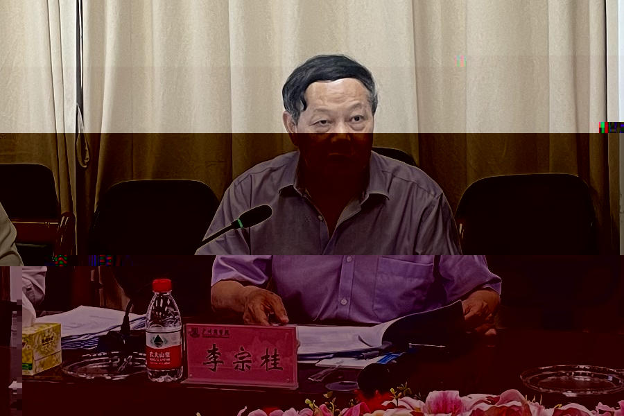 李.jpg